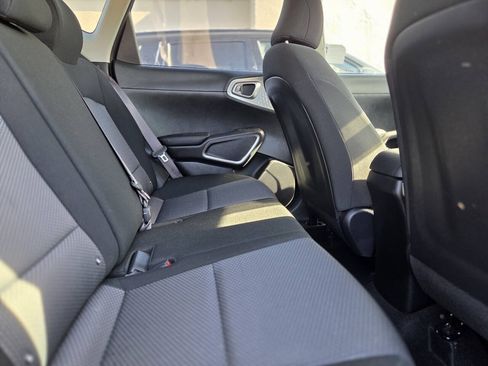 Used 2022 Kia Soul LX FWD image 14
