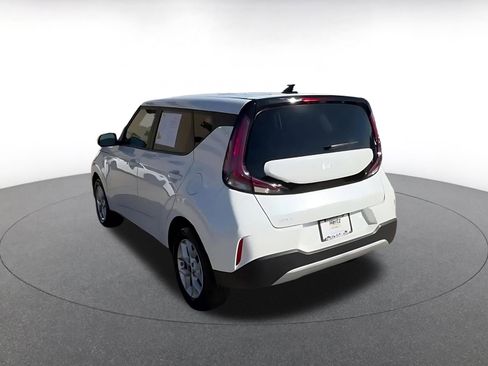 Used 2025 Kia Soul LX w/ LX Technology Package image 11