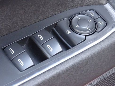 Used 2023 Chevrolet Silverado 1500 LT image 12