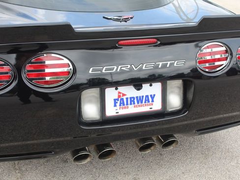 Used 2001 Chevrolet Corvette Coupe w/ Preferred Equipment Group2 RWD image 12