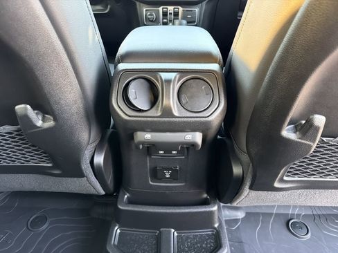 Used 2026 Jeep Wrangler Sahara image 22