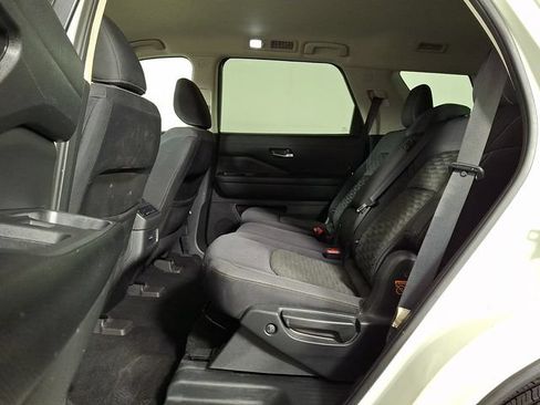 Used 2022 Nissan Pathfinder SV AWD/4WD image 13