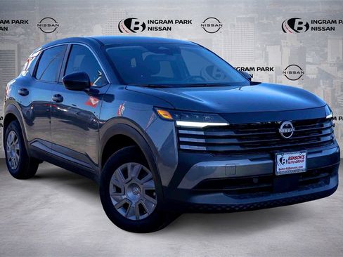 New 2025 Nissan Kicks S image 1