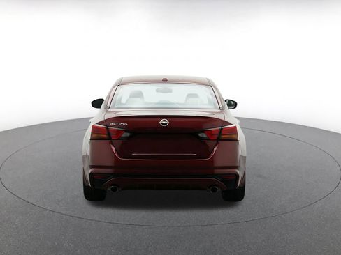 Used 2025 Nissan Altima 2.5 SV FWD image 8