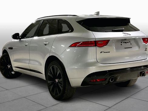 Used 2017 Jaguar F-PACE S image 12