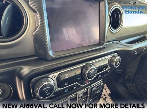 Used 2023 Jeep Wrangler Unlimited w/ 8.4" Radio Group AWD/4WD image 10