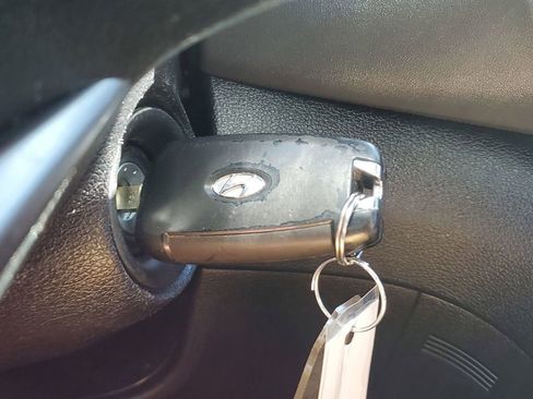 Certified 2023 Hyundai Santa Fe SE image 33