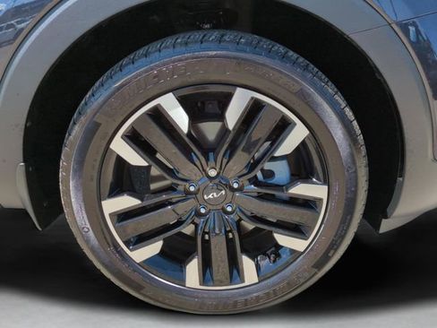 Used 2025 Kia Telluride SX w/ SX Captain's Chair Package AWD/4WD image 35