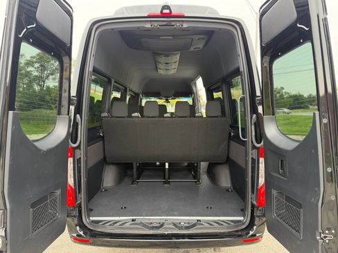 Used 2025 Mercedes-Benz Sprinter 2500 image 18