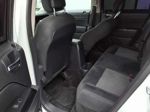 Used 2016 Jeep Patriot Sport w/ Power Value Group FWD image 17