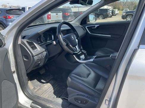 Used 2016 Volvo XC60 T6 image 5