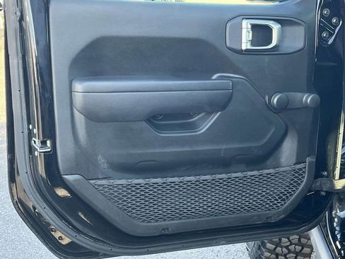 Used 2022 Jeep Gladiator Sport image 14