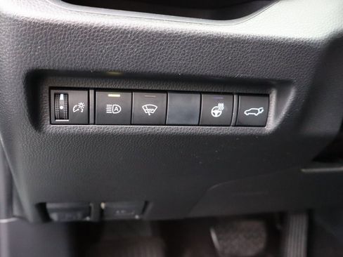 Used 2020 Toyota RAV4 XLE Premium image 14