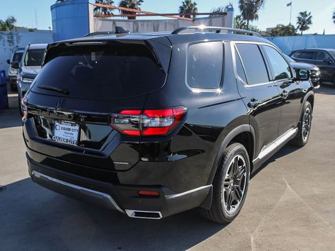 New 2026 Honda Pilot Touring image 9