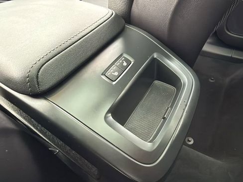 Certified 2025 Volvo XC60 B5 Plus image 25