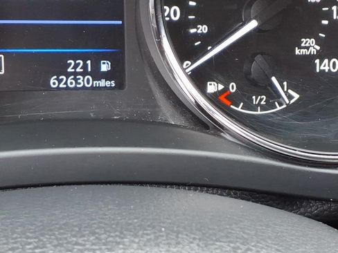 Used 2020 Nissan Rogue SV AWD/4WD image 25