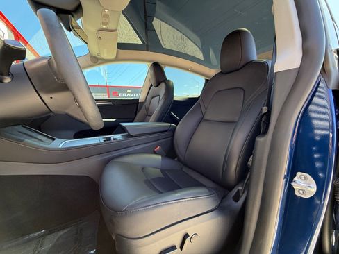 Used 2023 Tesla Model Y 2WD image 17