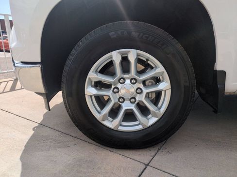 Used 2023 Chevrolet Silverado 1500 LT AWD/4WD image 26