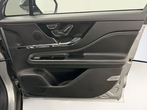 Used 2024 Lincoln Corsair Reserve w/ Equipment Group 201A image 34