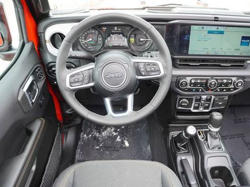 Certified 2025 Jeep Wrangler Unlimited Sahara w/ Safety Group image 21