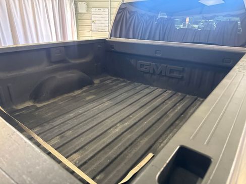 Used 2017 GMC Sierra 1500 SLT w/ SLT Premium Package AWD/4WD image 17