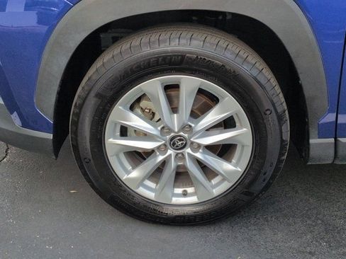 Certified 2025 Toyota Corolla Cross LE FWD image 7