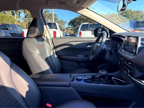 Used 2025 Nissan Rogue SV w/ Rock Creek Premium Package image 8