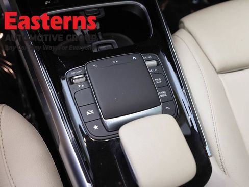 Used 2021 Mercedes-Benz GLB 250 4MATIC w/ Premium Package image 14