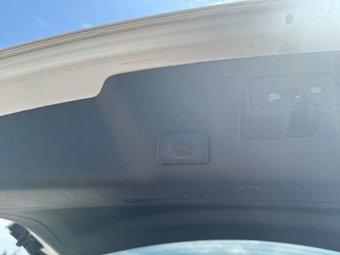 Used 2017 GMC Acadia Limited SLT AWD/4WD image 32