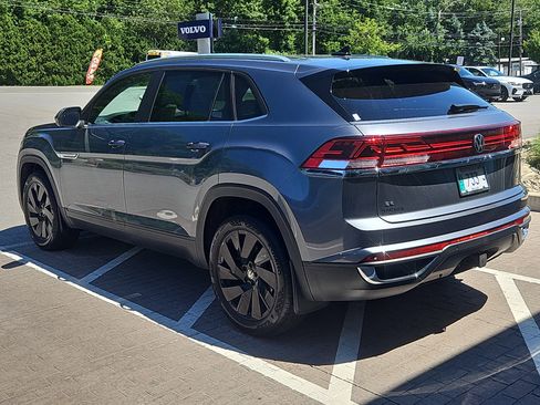 Certified 2024 Volkswagen Atlas Cross Sport SE w/ Panoramic Sunroof Package AWD/4WD image 28