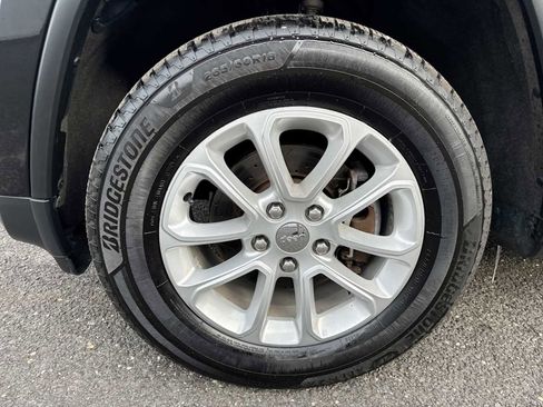 Used 2016 Jeep Grand Cherokee Laredo w/ Quick Order Package 23E image 19