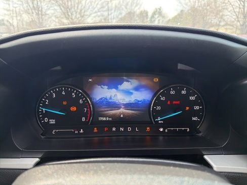 Used 2023 Ford Explorer XLT w/ Equipment Group 202A image 14