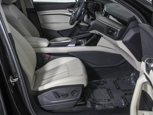 Used 2024 Audi Q8 e-tron Premium Plus w/ Premium Plus Package image 48