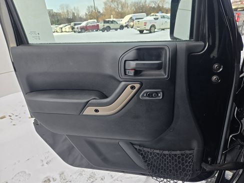 Used 2017 Jeep Wrangler 75th Anniversary image 21