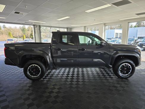 Used 2024 Toyota Tacoma TRD Off-Road image 2