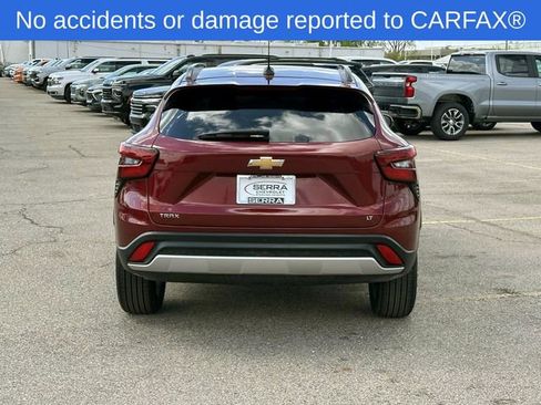 Used 2024 Chevrolet Trax LT w/ Driver Confidence Package FWD image 6