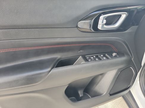 Used 2022 Jeep Compass Trailhawk w/ Trailhawk Convenience Group AWD/4WD image 23