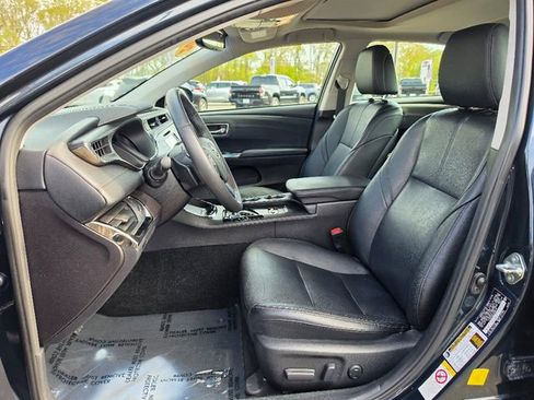 Used 2018 Toyota Avalon XLE Premium w/ All Weather Liner Package FWD image 21