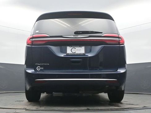 Used 2025 Chrysler Pacifica Select image 50