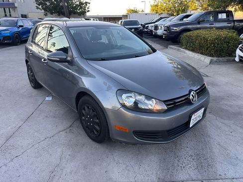 Used 2014 Volkswagen Golf 4-Door FWD image 7