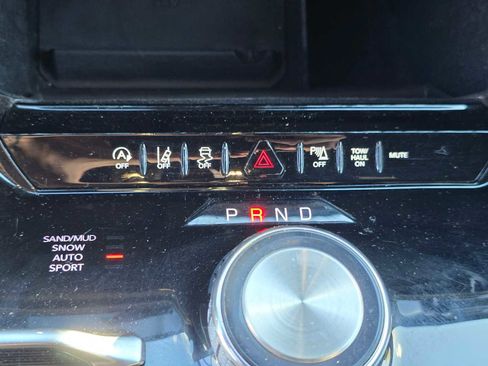 Used 2022 Jeep Wagoneer Series II AWD/4WD image 32