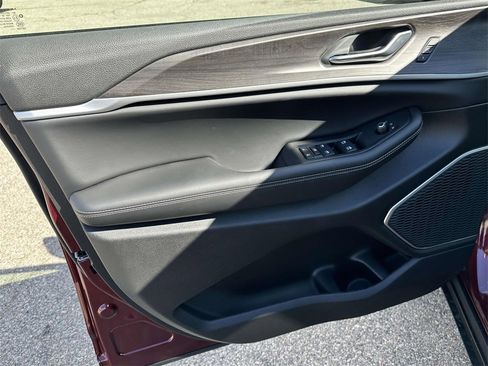 New 2025 Jeep Grand Cherokee Limited image 12