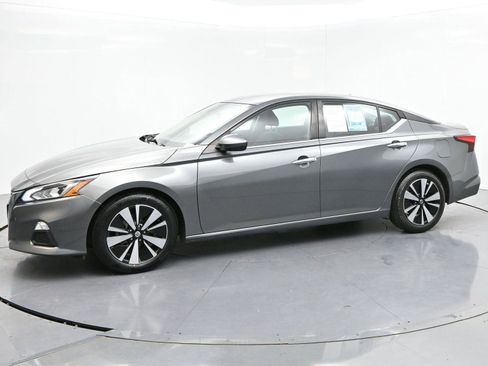 Used 2021 Nissan Altima 2.5 SV image 4