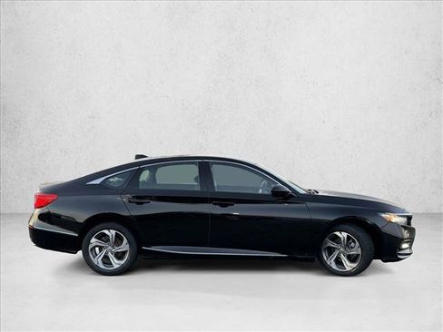 Used 2018 Honda Accord EX image 4