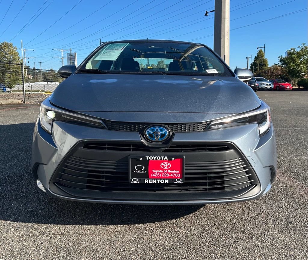 Certified 2025 Toyota Corolla LE FWD image 2