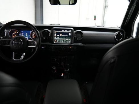 Used 2022 Jeep Wrangler Unlimited Sahara AWD/4WD image 25