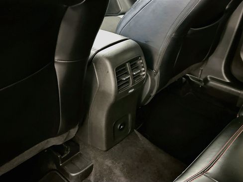 Used 2025 Ford Escape ST-Line Select AWD/4WD image 27