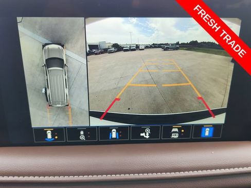 Used 2024 Chevrolet Suburban High Country AWD/4WD image 16