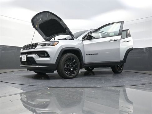 New 2026 Jeep Compass Latitude image 27
