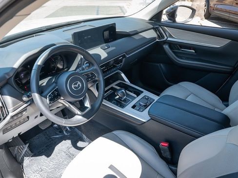 Used 2025 MAZDA CX-70 Plug-In Hybrid w/ Premium Pkg image 14